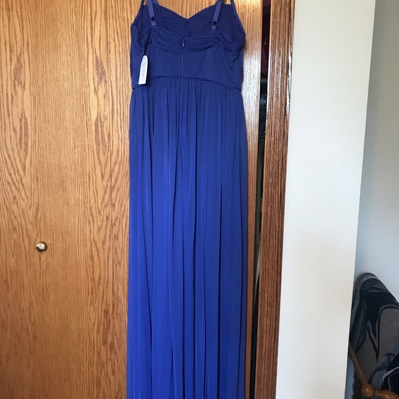 Jessica Simpson gown - Picture 2 of 5